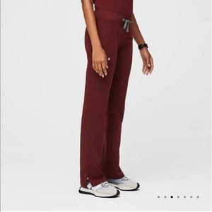 FIGS - Burgundy Kade Scrub Pants, Small - Short